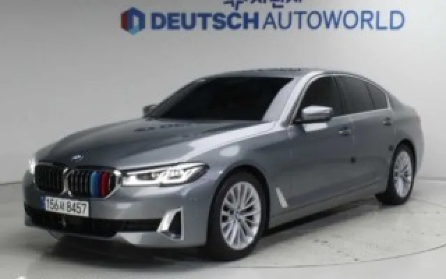 중고차할부 5시리즈 (G30) 520i 럭셔리 매물 사진 14 - 2023/02 23,789km