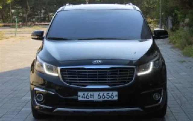 중고차할부 올 뉴 카니발 디젤 9인승 프레스티지 매물 사진 18 - 2017/12 97,975km